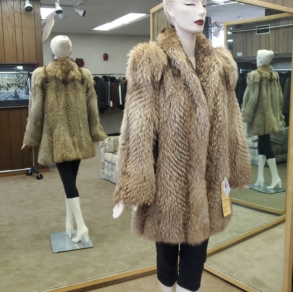 SOLD Feathered Finnish Raccoon Fur 32" Coat - Picture 2 of 5